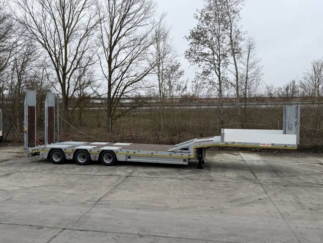 Möslein ST 3 3 Achs Satteltieflader neu