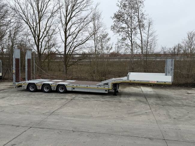 Möslein ST 3 3 Achs Satteltieflader neu