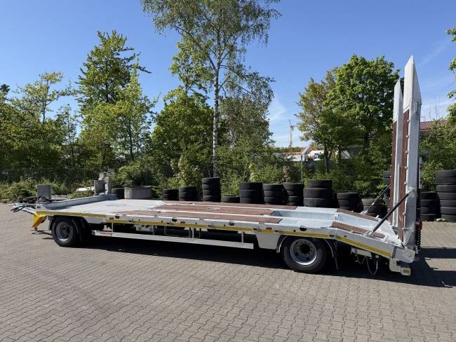 Möslein T2 Plato 8,20 2 Achs Tieflader mit gerader Ladefläche 8,20 m, Neufahrzeug
