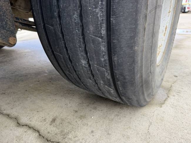 MUELLER-MITTELTAL ka ta r 14,4 14,4 t Tandemkipper- Tieflader, Breitbereift