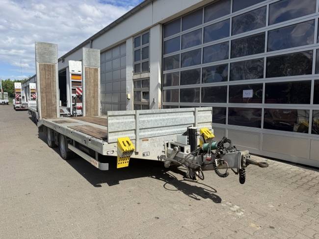 Möslein TTA21 Schwebheim 21 t Tandemtieflader